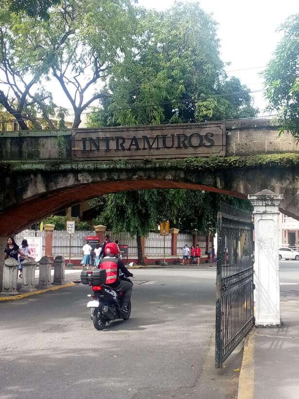 Revolutionary Tour of Manila - Manila Cathedral and General Luna Street: politics in church stone