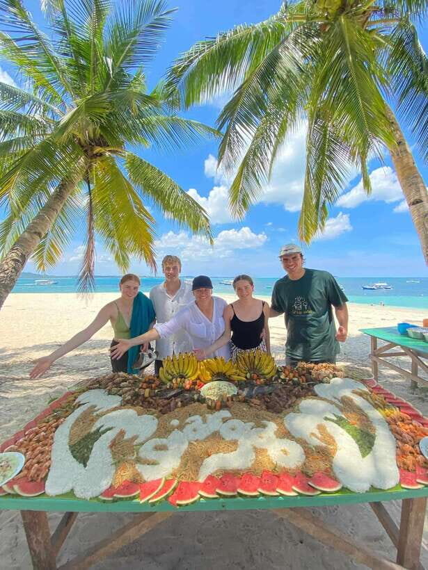 Siargao:Tri Island Hopping Naked Island, Daku, Guyam w/Lunch - Guyam Island: Palm Views and Coral-Rock Snorkeling